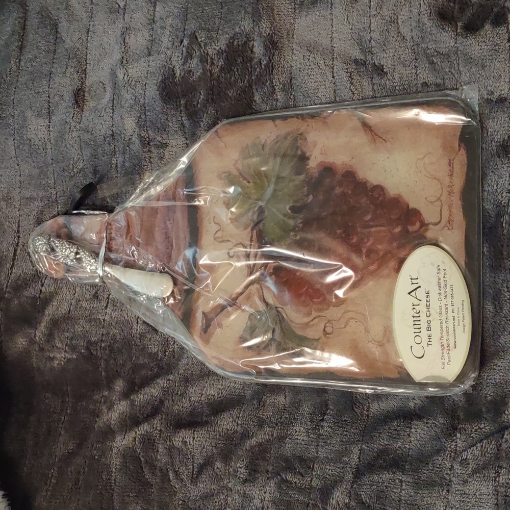 NIB Tempered Glass cheese board